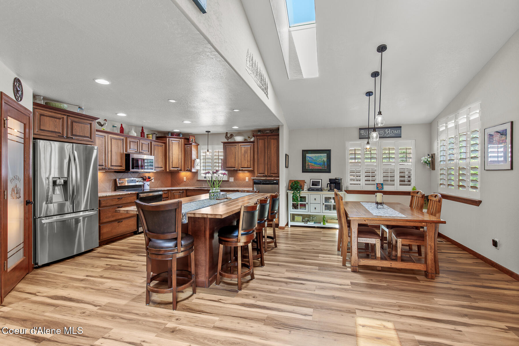 Coeur d'Alene, Idaho, 83814, United States, 3 Bedrooms Bedrooms, ,2 BathroomsBathrooms,Residential,For Sale,1895334