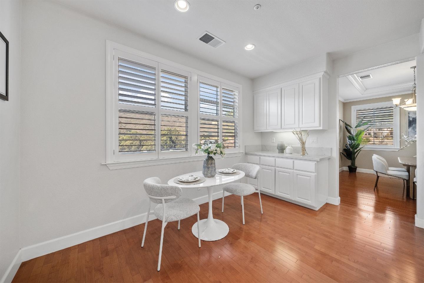 Brisbane, California, 94005, United States, 5 Bedrooms Bedrooms, ,3 BathroomsBathrooms,Residential,For Sale,1940536