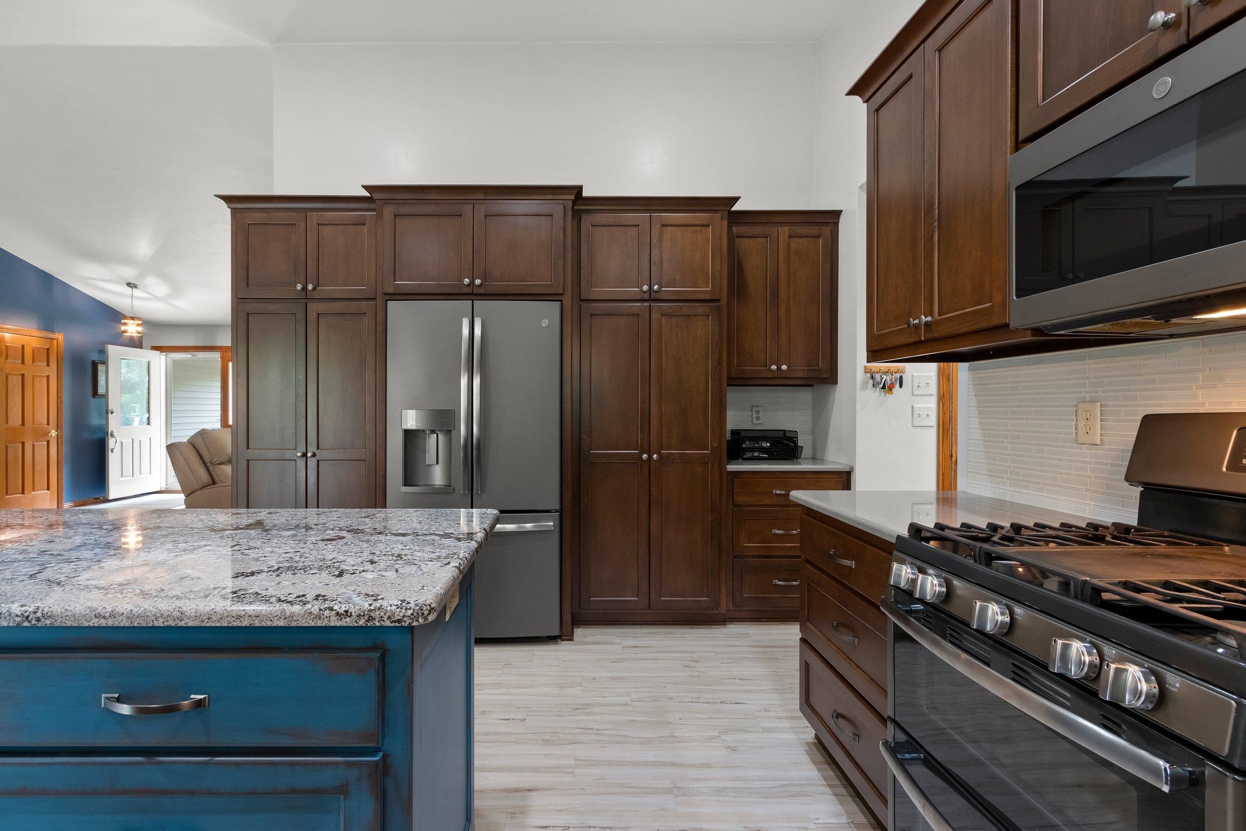 DE PERE, Wisconsin, 54115, United States, 3 Bedrooms Bedrooms, ,4 BathroomsBathrooms,Residential,For Sale,1912239