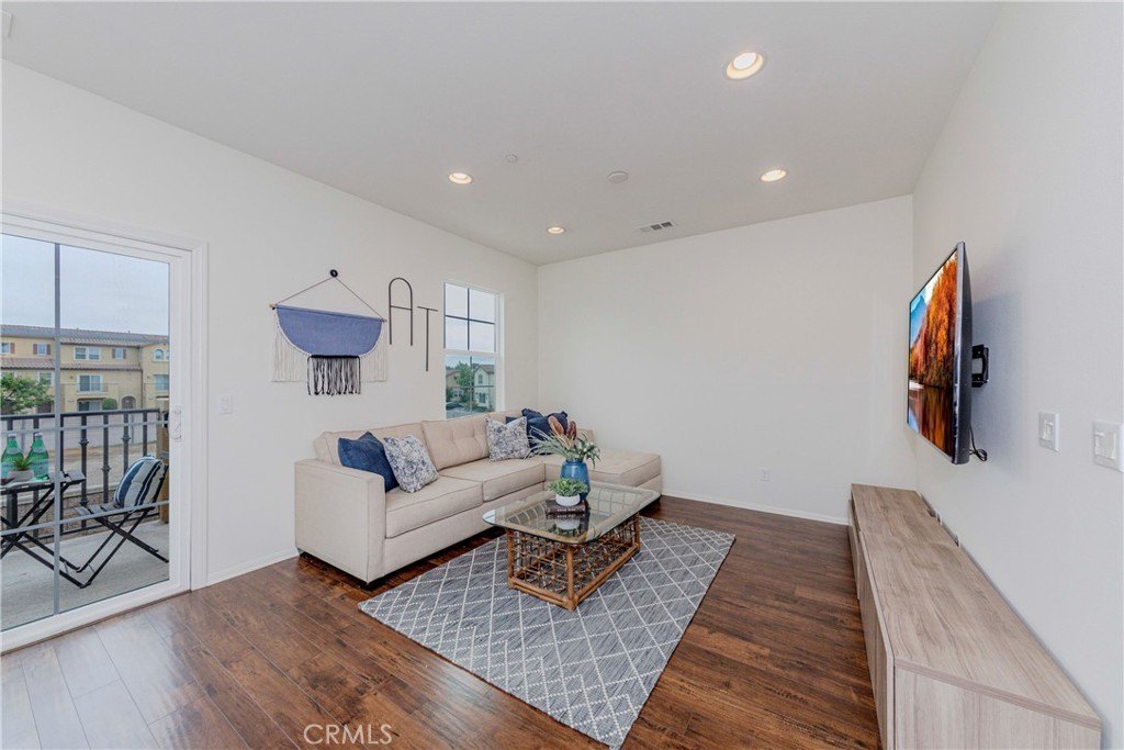 Santa Fe Springs, California, 90670, United States, 4 Bedrooms Bedrooms, ,3 BathroomsBathrooms,Residential,For Sale,1849059