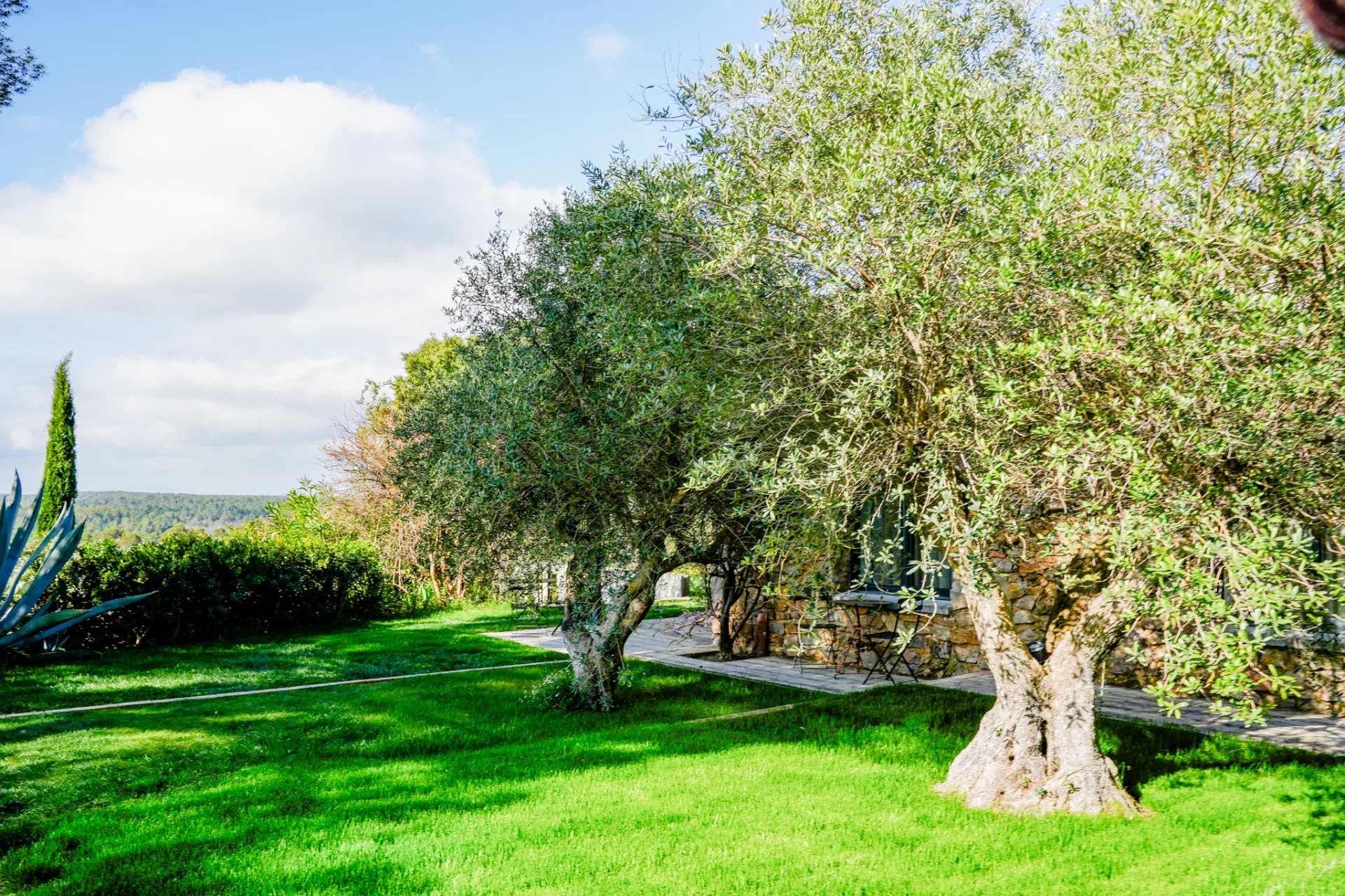 Flayosc, Provence-Alpes-Côte d’Azur, 83780, FR, 8 Bedrooms Bedrooms, ,7 BathroomsBathrooms,Residential,For Sale,1988944