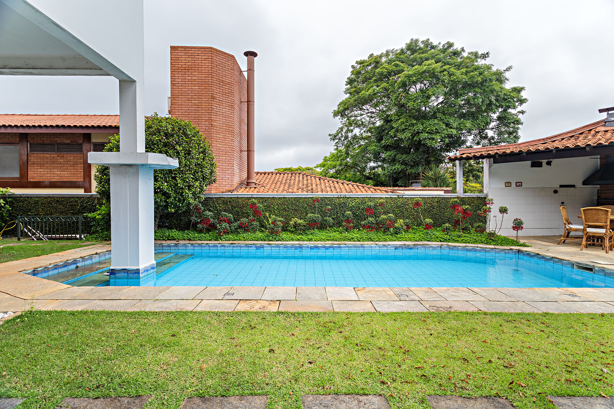  Neoclassical house in gated community with pool and elevator - 物件實景