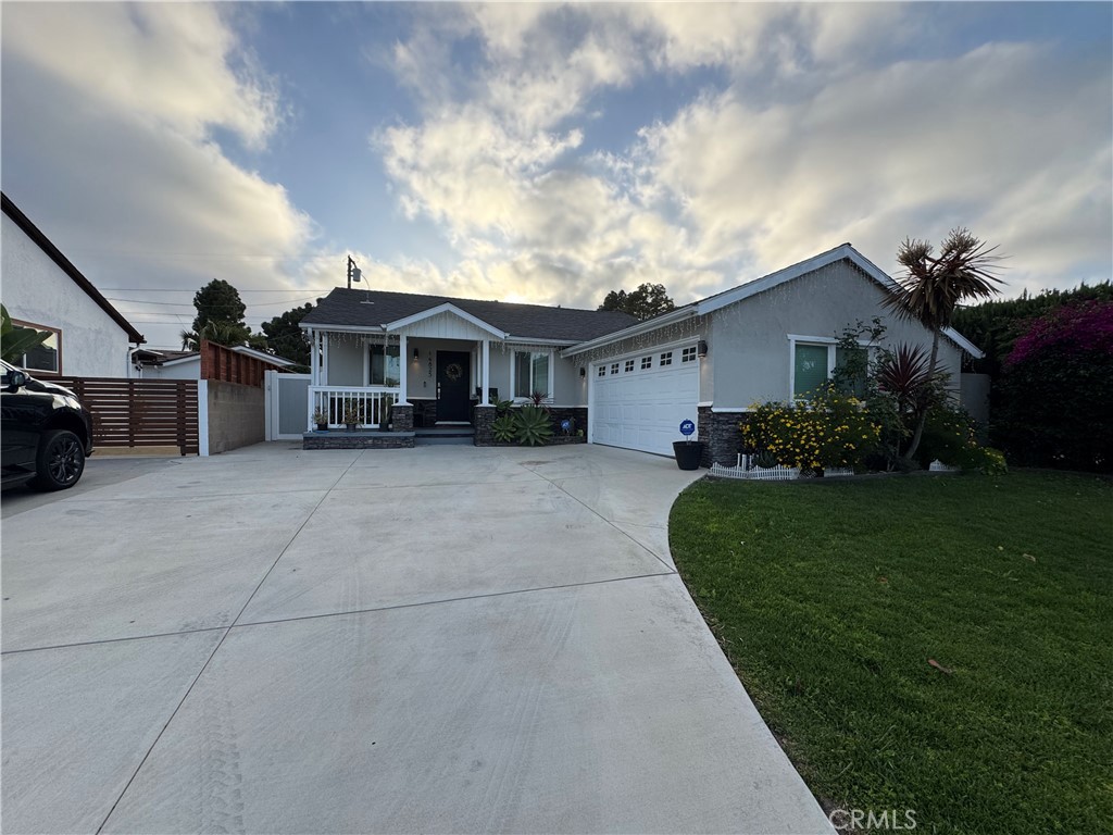 Hawthorne, California, 90250, United States, 4 Bedrooms Bedrooms, ,3 BathroomsBathrooms,Residential,For Sale,1798338
