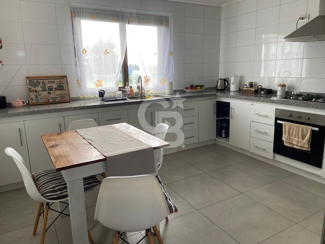 Puerto Varas, Chile, 4 Bedrooms Bedrooms, ,3 BathroomsBathrooms,Residential,For Sale,1968021