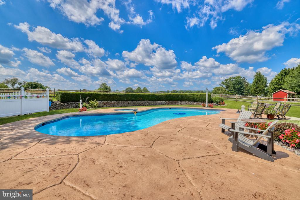 New Hope, Pennsylvania, 18938, United States, 4 Bedrooms Bedrooms, ,4 BathroomsBathrooms,Residential,For Sale,2003111