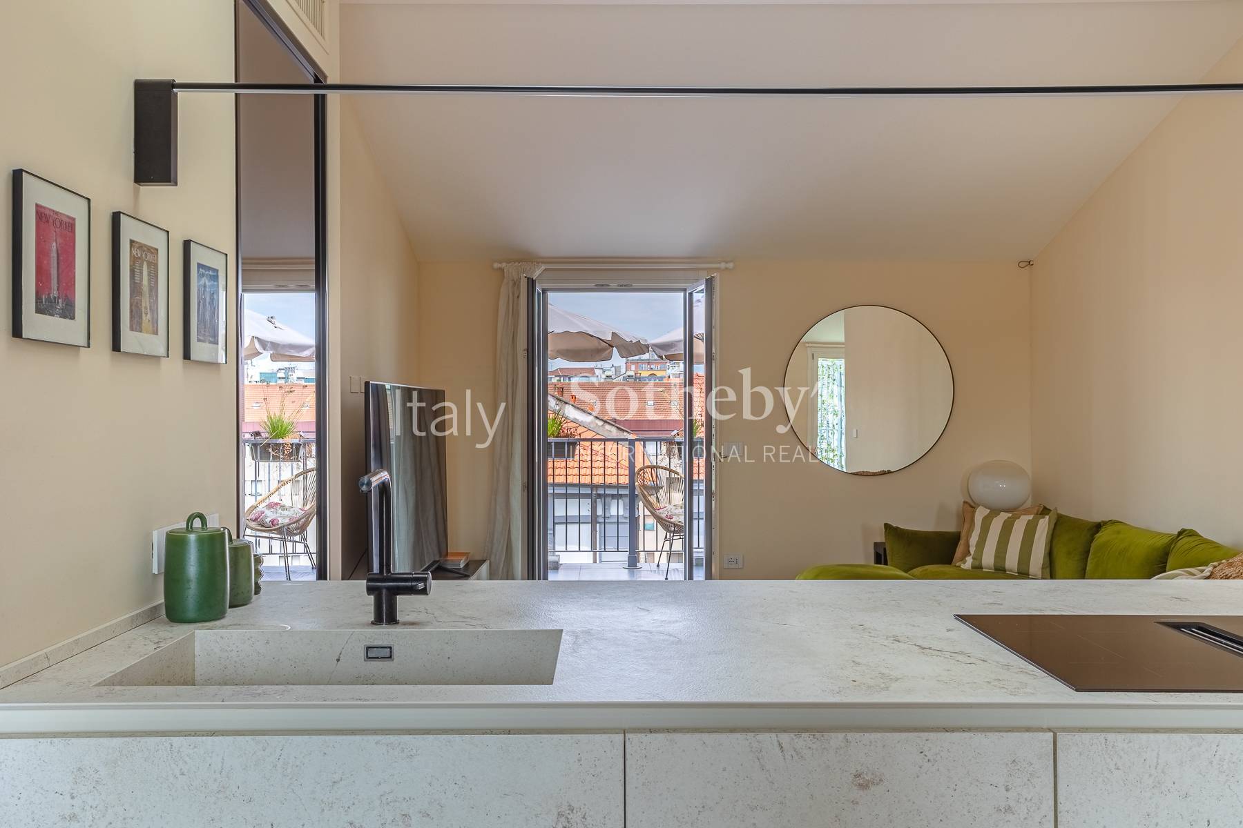  Light-filled penthouse in an elegant residential setting - 物件實景