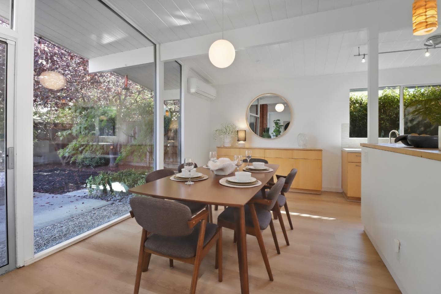 Cupertino, California, 95014, United States, 4 Bedrooms Bedrooms, ,2 BathroomsBathrooms,Residential,For Sale,1986289