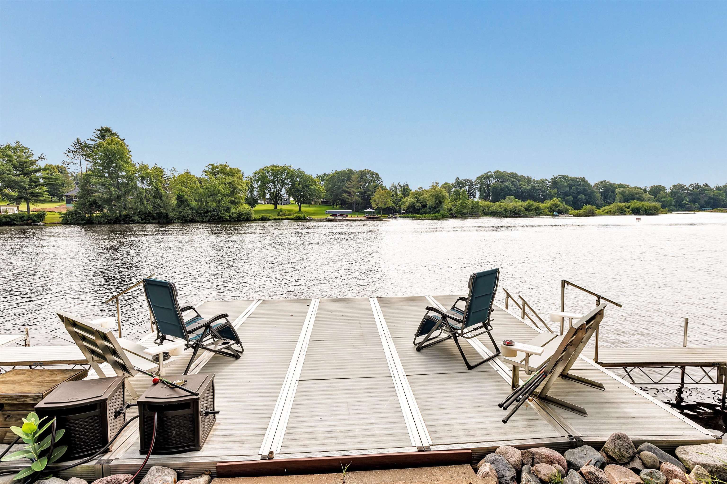 SHAWANO, Wisconsin, 54166, United States, 5 Bedrooms Bedrooms, ,3 BathroomsBathrooms,Residential,For Sale,1912460