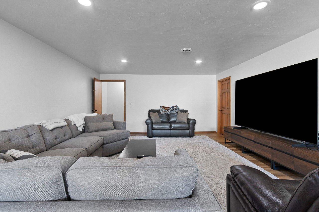 GREEN BAY, Wisconsin, 54302, United States, 3 Bedrooms Bedrooms, ,4 BathroomsBathrooms,Residential,For Sale,1818314
