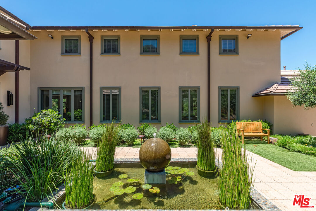 Calabasas, California, 91302, United States, 5 Bedrooms Bedrooms, ,4 BathroomsBathrooms,Residential,For Sale,1926275