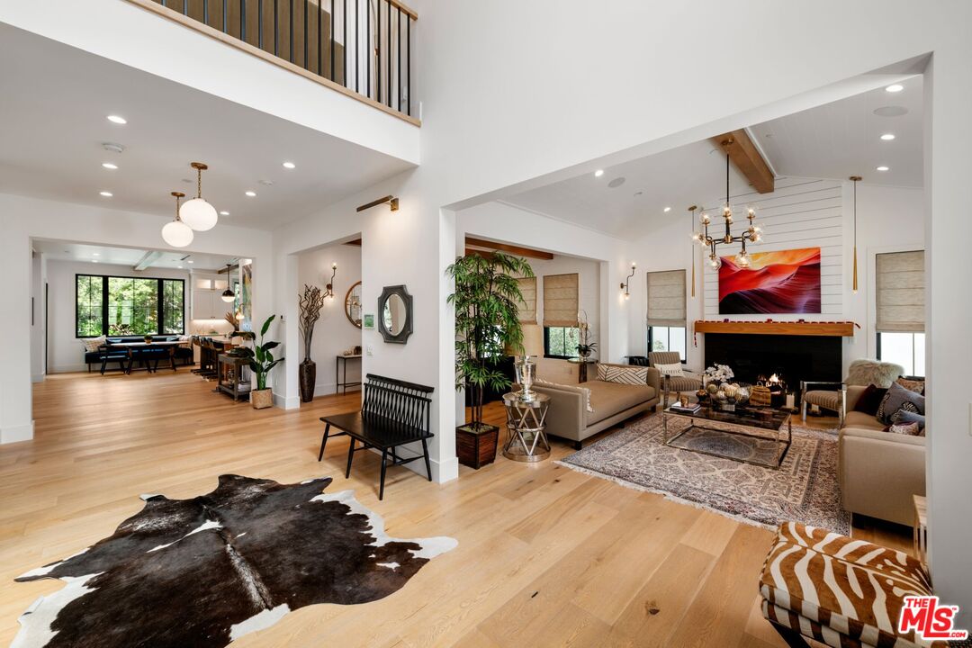 Encino, California, 91436, United States, 6 Bedrooms Bedrooms, ,7 BathroomsBathrooms,Residential,For Sale,1896144