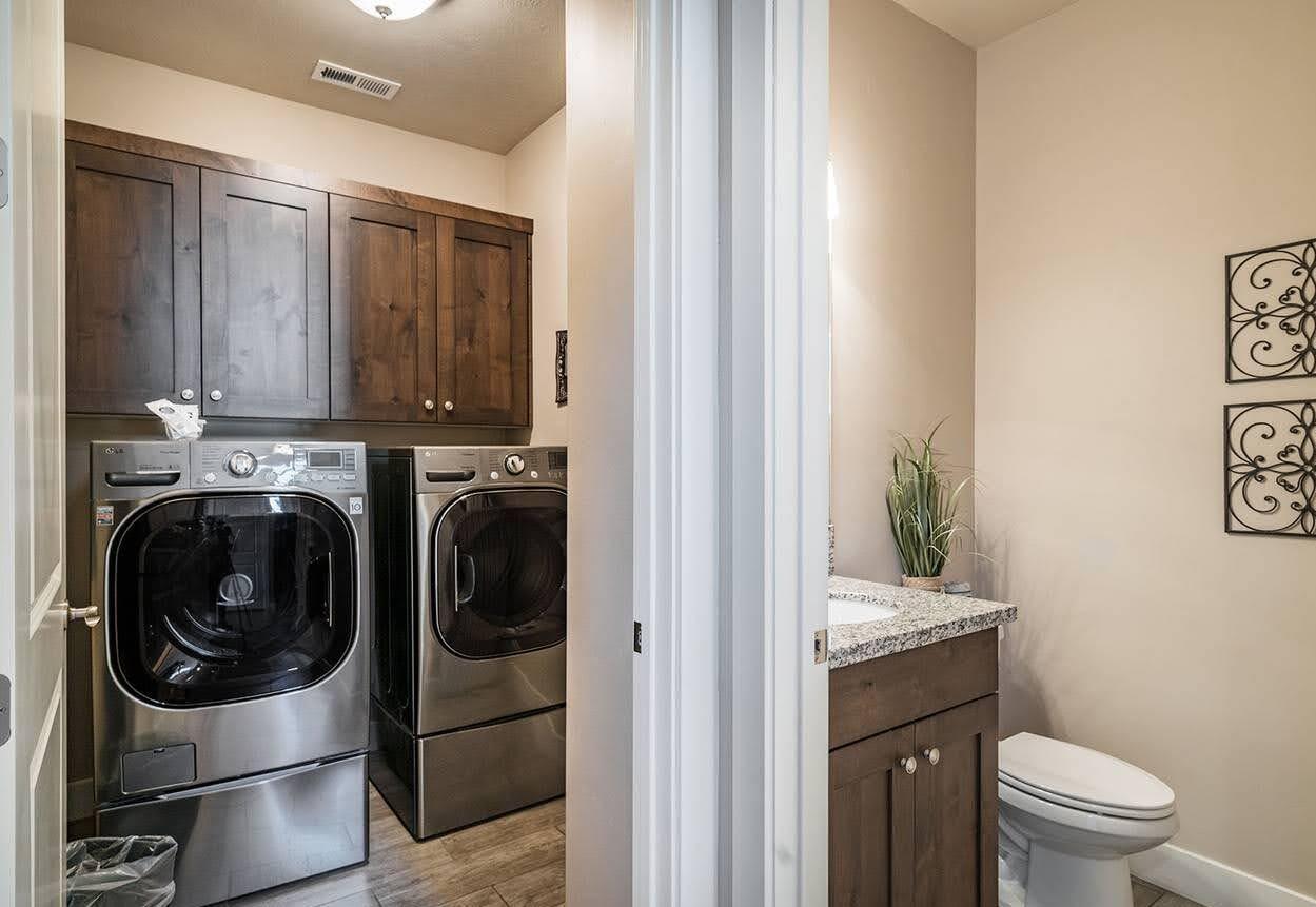 Santa Clara, Utah, 84765, United States, 3 Bedrooms Bedrooms, ,4 BathroomsBathrooms,Residential,For Sale,1981365