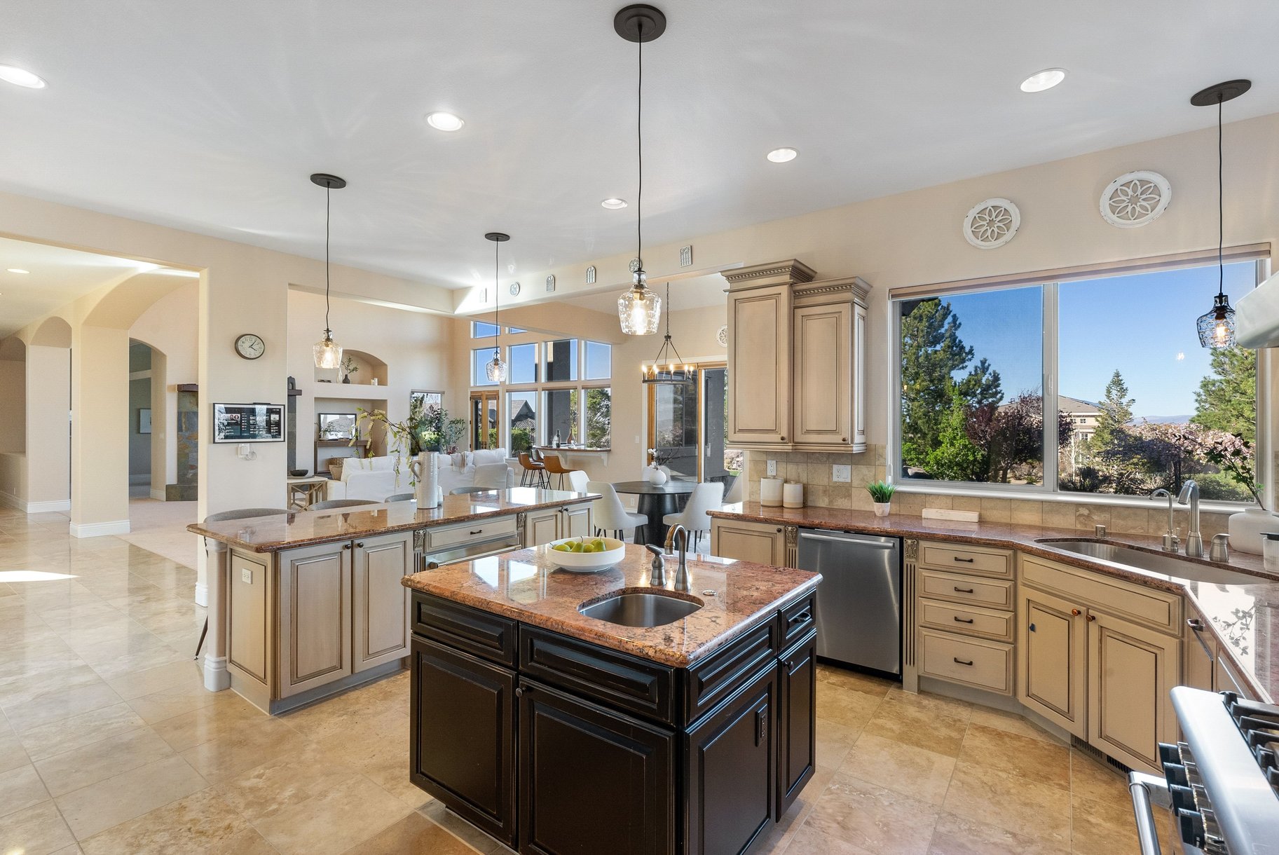  Private Mountain Estate with Elevated Views - 物件實景