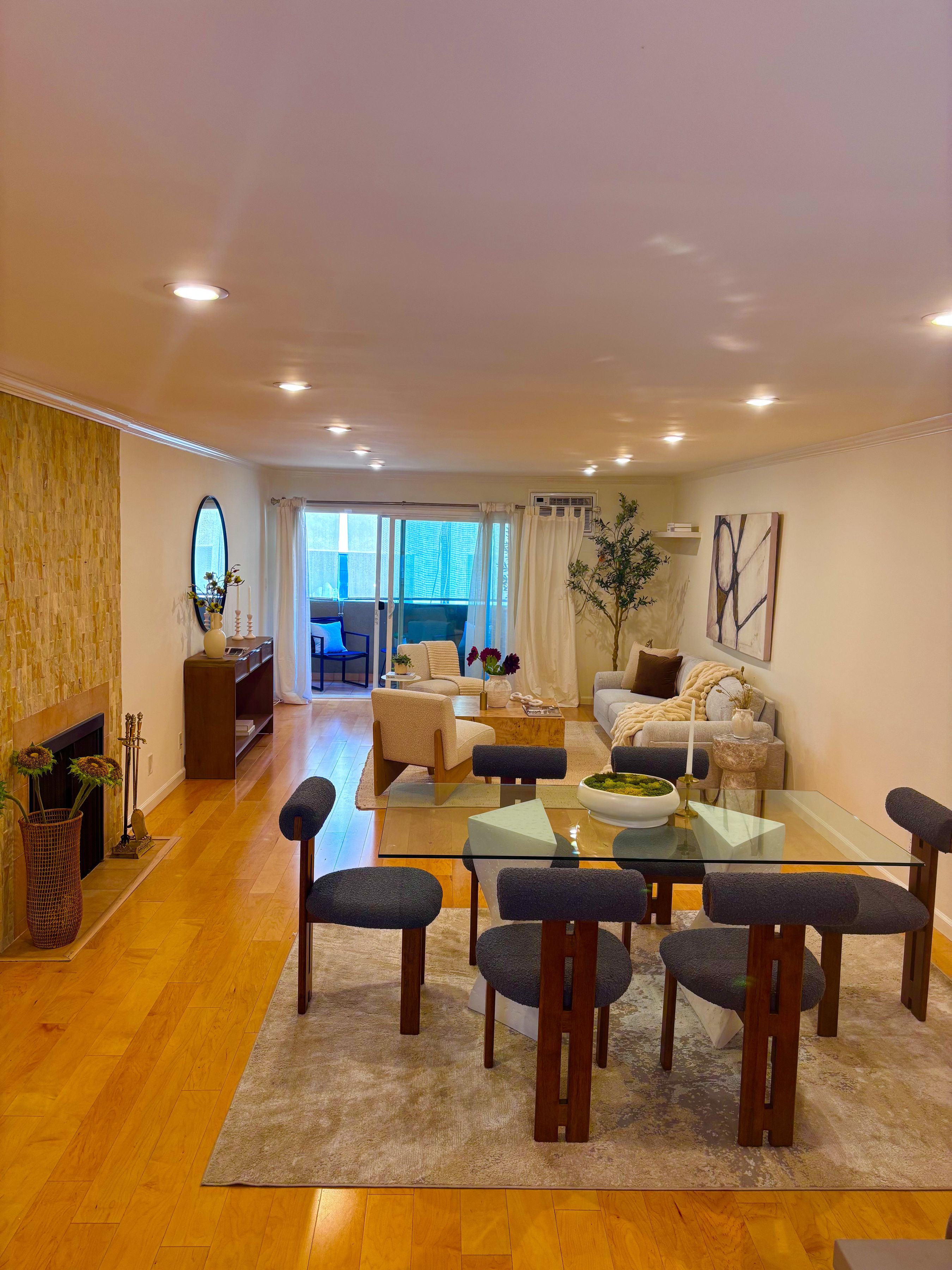  2320 S Bentley Ave - 物件實景