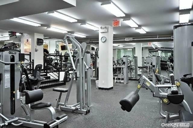 Bayside, New York, 11360, United States, 3 Bedrooms Bedrooms, ,2 BathroomsBathrooms,Residential,For Sale,2048148