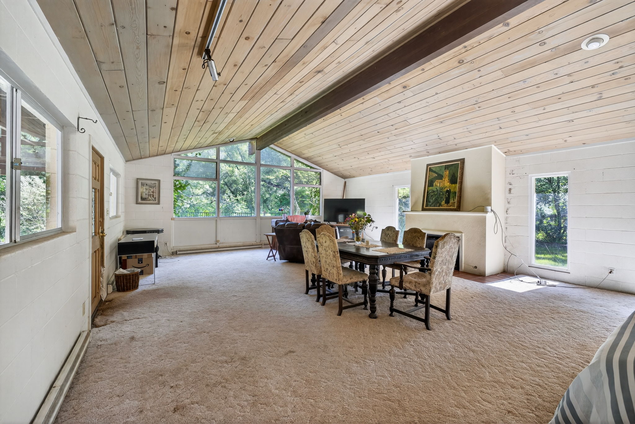  3320 Redwood Road - 物件實景