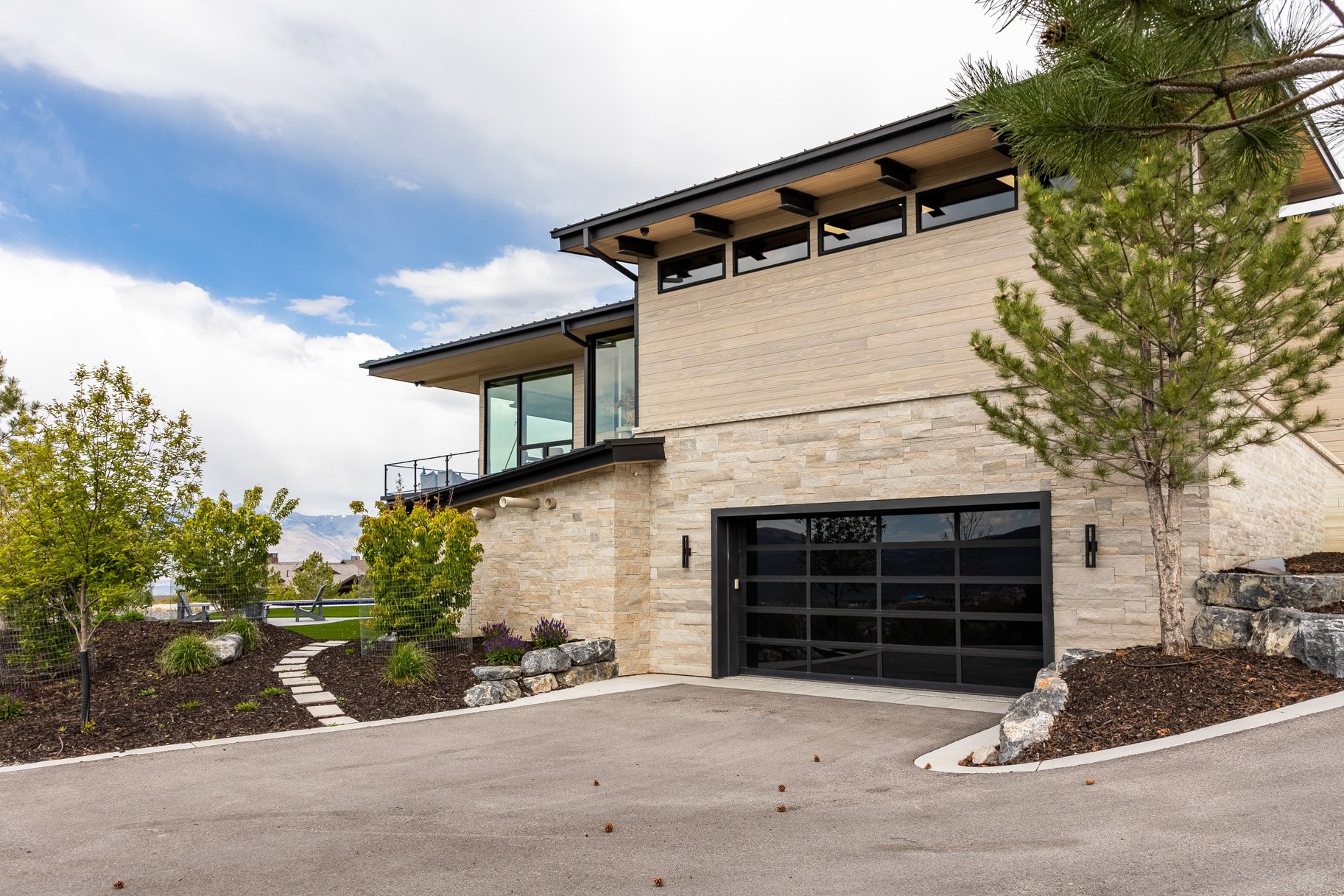  Luxury Lives Here  Architectural Masterpiece with Unmatched Privacy & Views - 物件實景