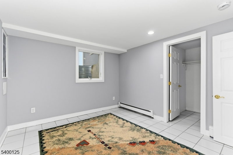 Mount Olive Twp., New Jersey, 07828, United States, 5 Bedrooms Bedrooms, ,3 BathroomsBathrooms,Residential,For Sale,2001791