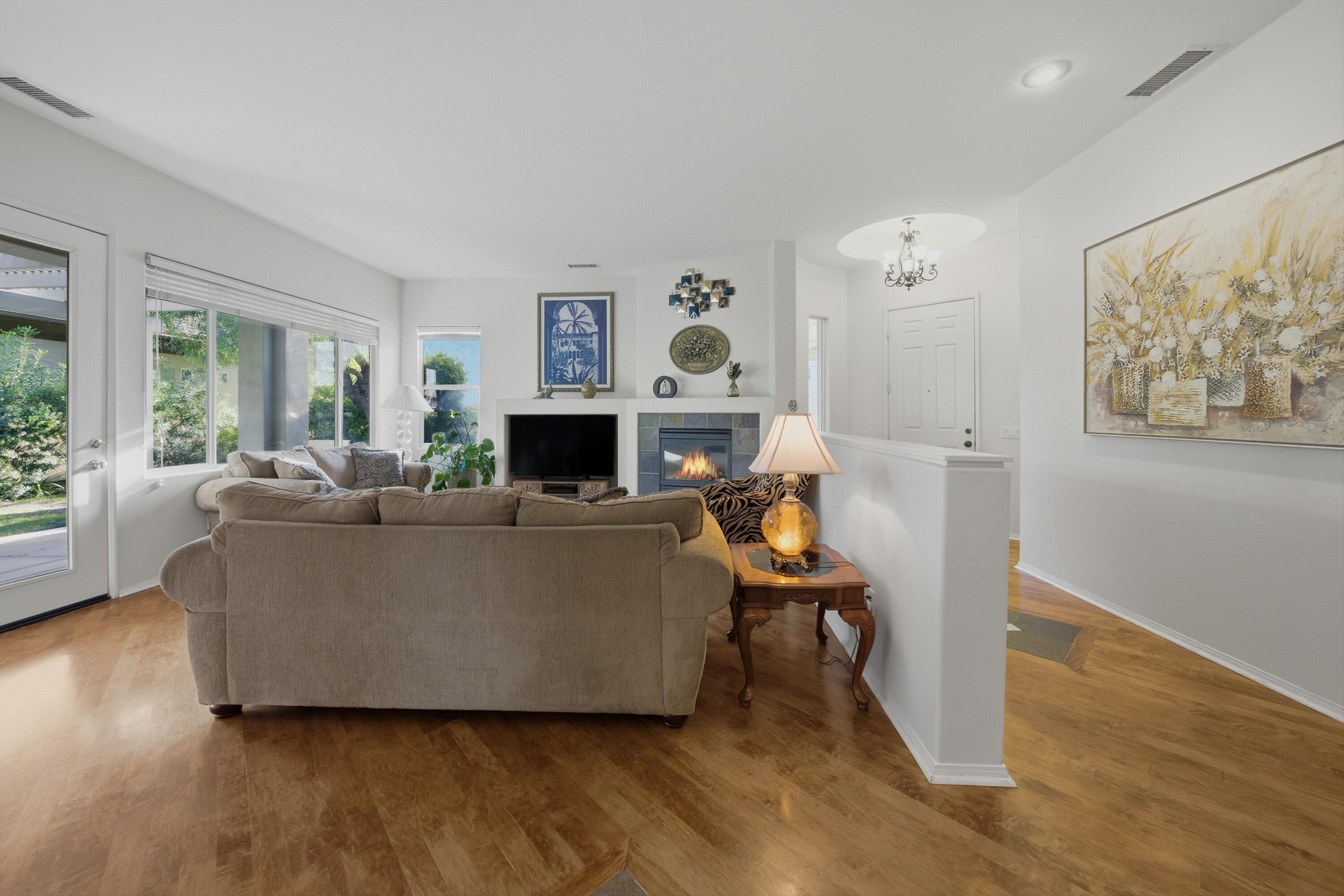 Rancho Mirage, California, 92270, United States, 2 Bedrooms Bedrooms, ,2 BathroomsBathrooms,Residential,For Sale,1989159