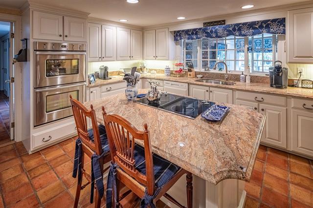 Dover, New Hampshire, 03820, United States, 3 Bedrooms Bedrooms, ,4 BathroomsBathrooms,Residential,For Sale,1926257