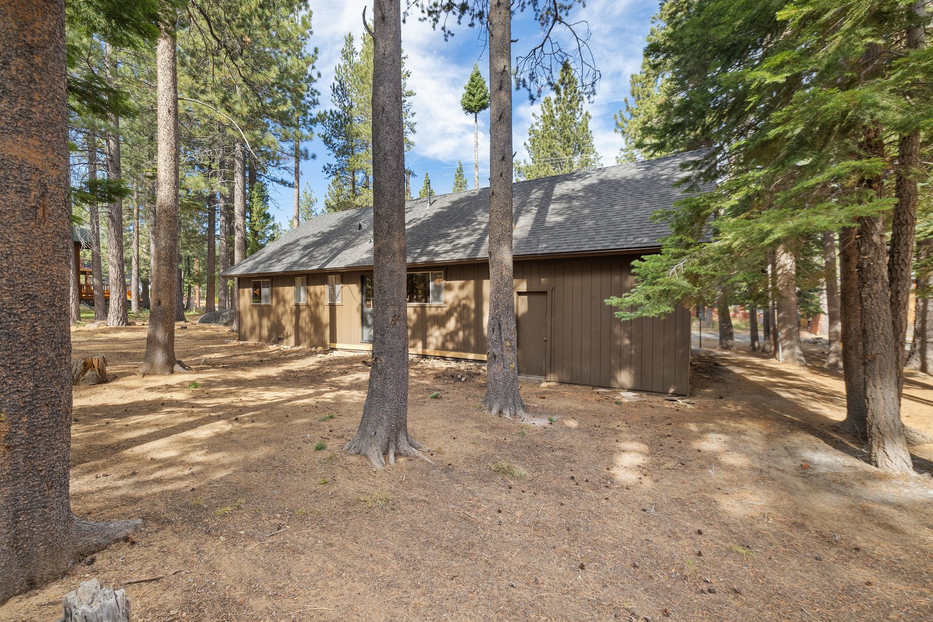  Charming Tahoe Cabin Beside Forest Service Land—Your Mountain Getaway Awaits - 物件實景