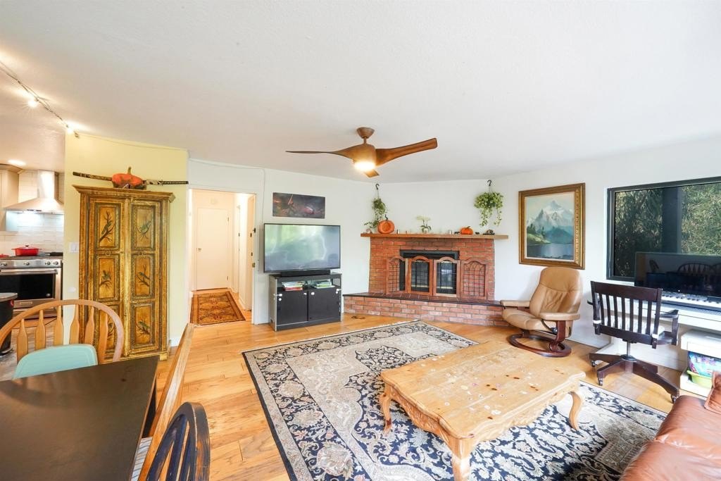 San Diego, California, 92102, United States, 3 Bedrooms Bedrooms, ,4 BathroomsBathrooms,Residential,For Sale,1991892