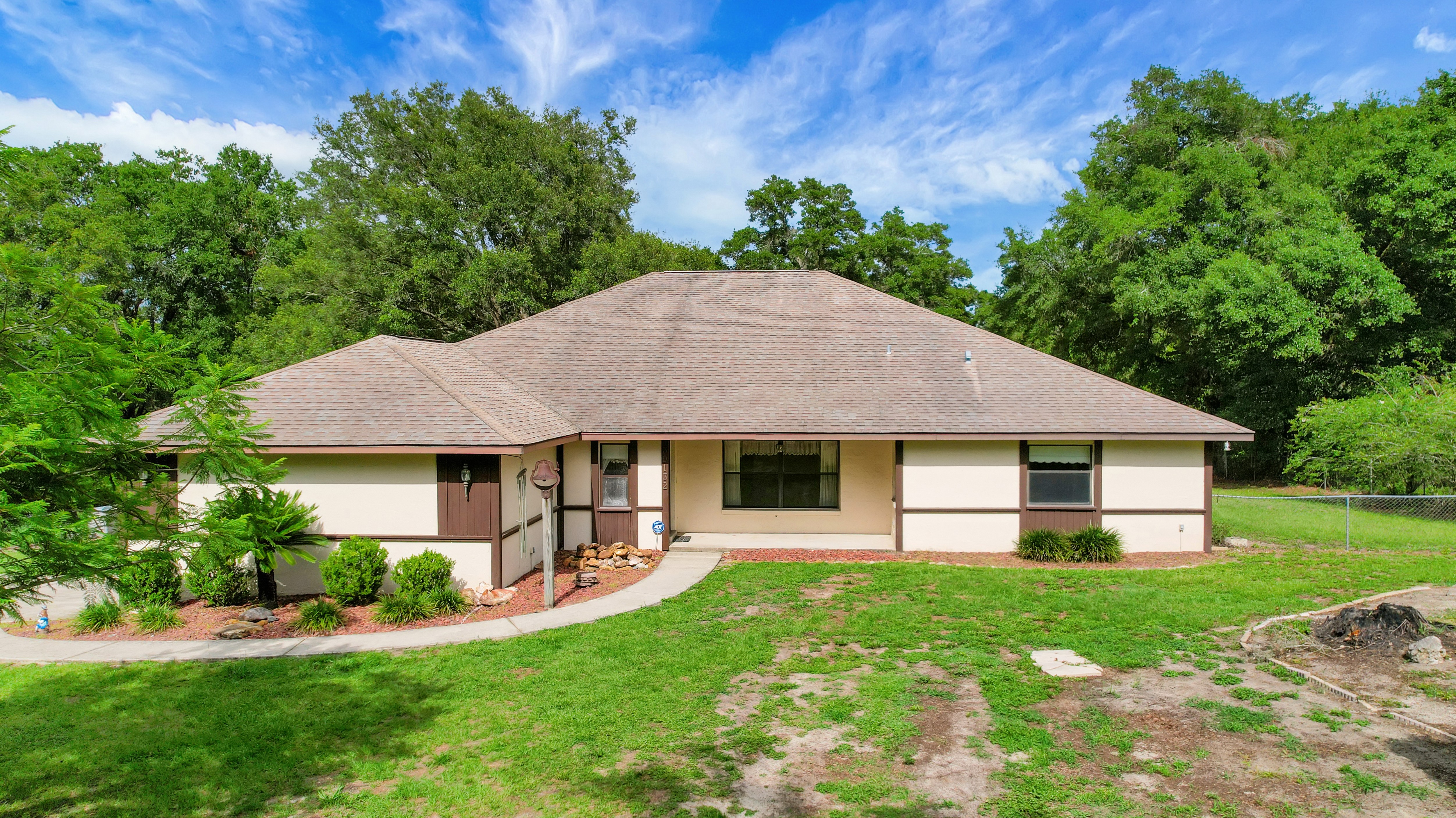 Lady Lake, Florida, 32159, United States, 4 Bedrooms Bedrooms, ,2 BathroomsBathrooms,Residential,For Sale,1873535