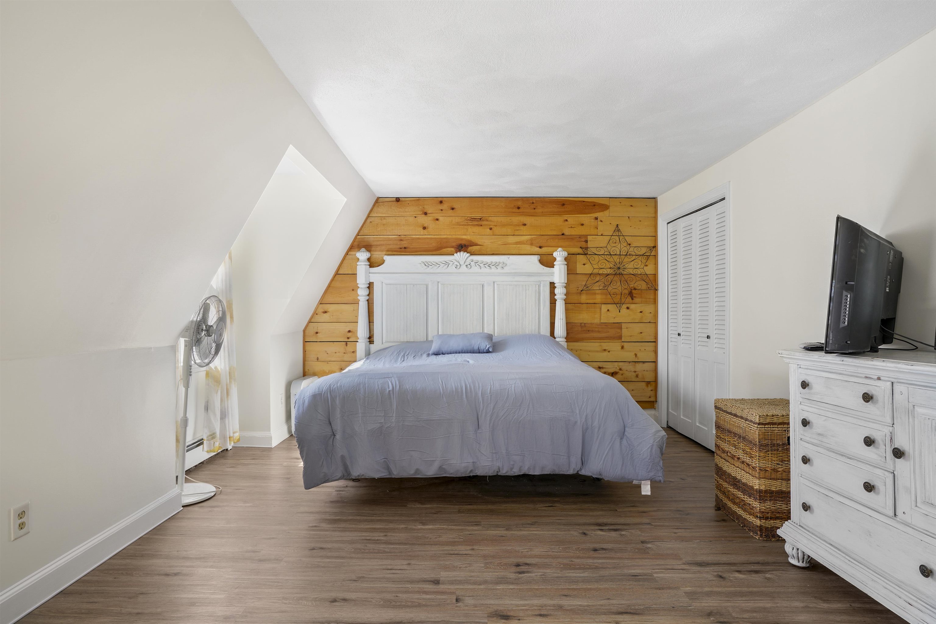 Plaistow, New Hampshire, 03865, United States, 4 Bedrooms Bedrooms, ,3 BathroomsBathrooms,Residential,For Sale,1987491