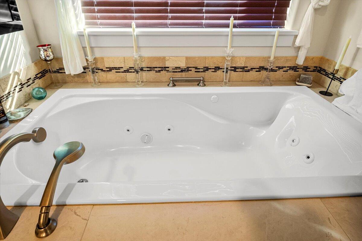 Bend, Oregon, 97703, United States, 3 Bedrooms Bedrooms, ,2 BathroomsBathrooms,Residential,For Sale,2005740