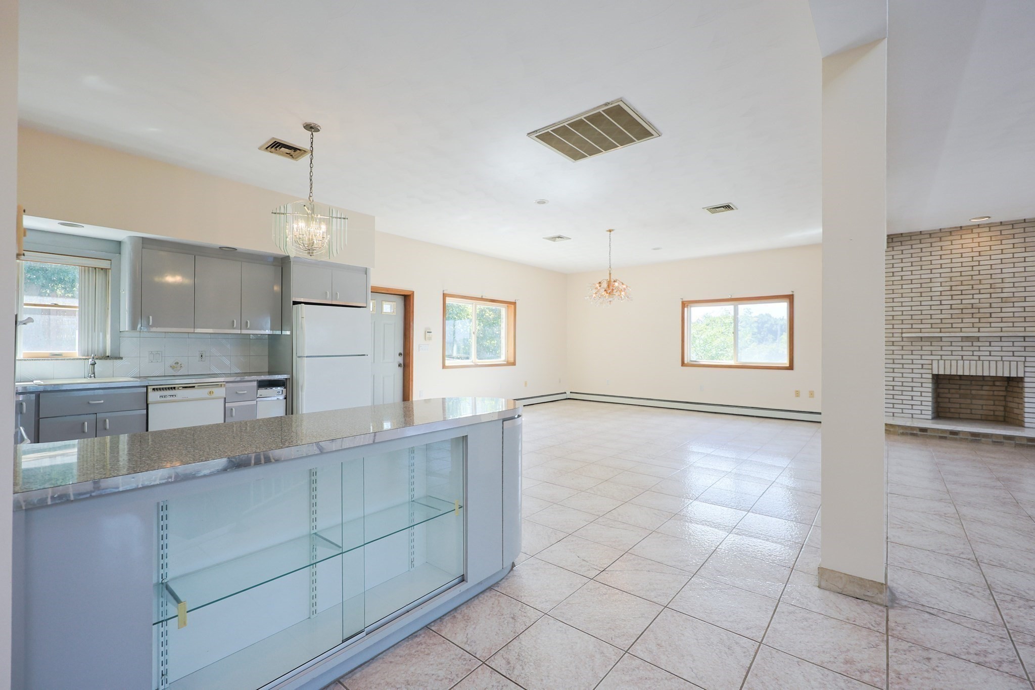 Revere, Massachusetts, 02151, United States, 4 Bedrooms Bedrooms, ,2 BathroomsBathrooms,Residential,For Sale,1934977
