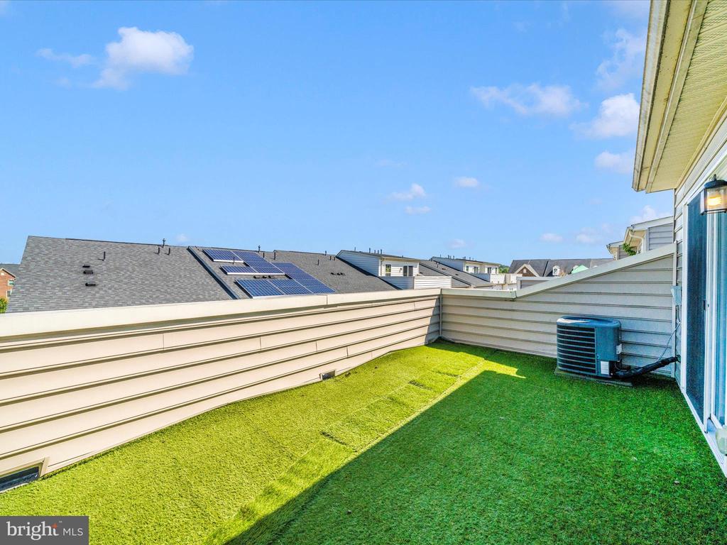 Greenbelt, Maryland, 20770, United States, 3 Bedrooms Bedrooms, ,4 BathroomsBathrooms,Residential,For Sale,1981928