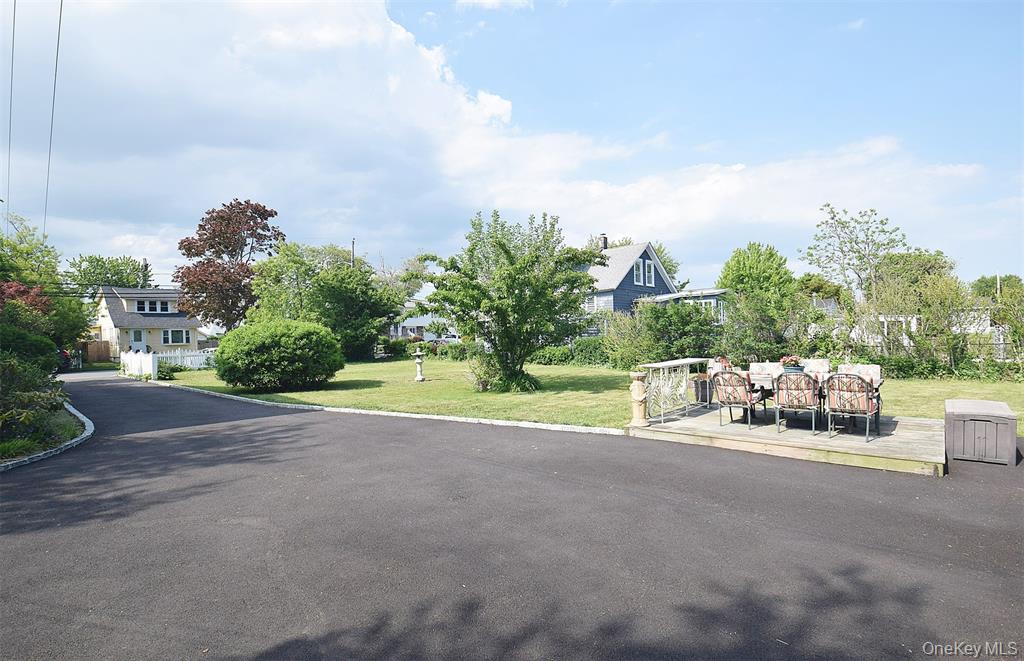 Lindenhurst, New York, 11757, United States, 5 Bedrooms Bedrooms, ,3 BathroomsBathrooms,Residential,For Sale,2049056