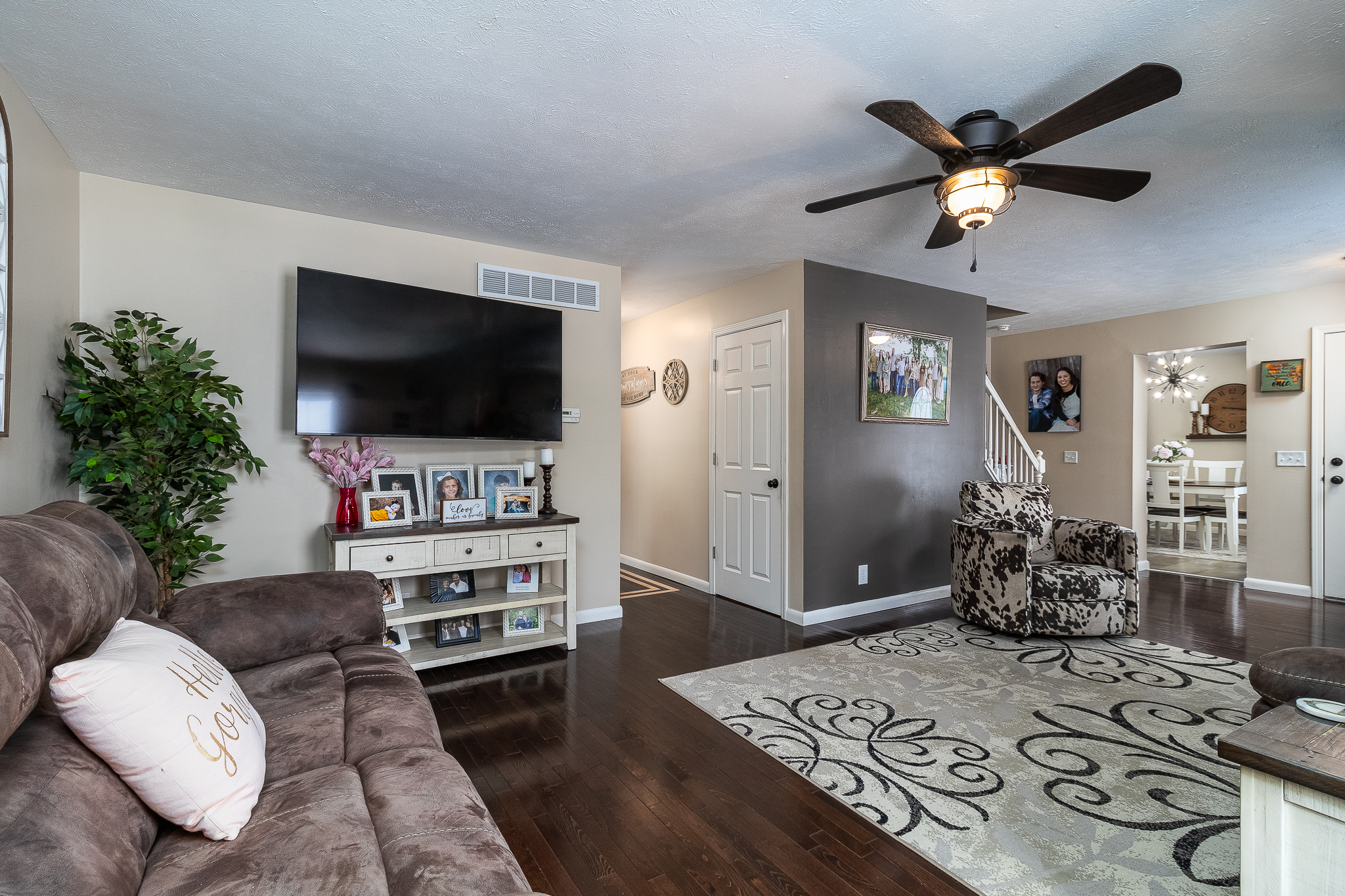 Brownstown, Illinois, 62418, United States, 4 Bedrooms Bedrooms, ,2 BathroomsBathrooms,Residential,For Sale,2015719