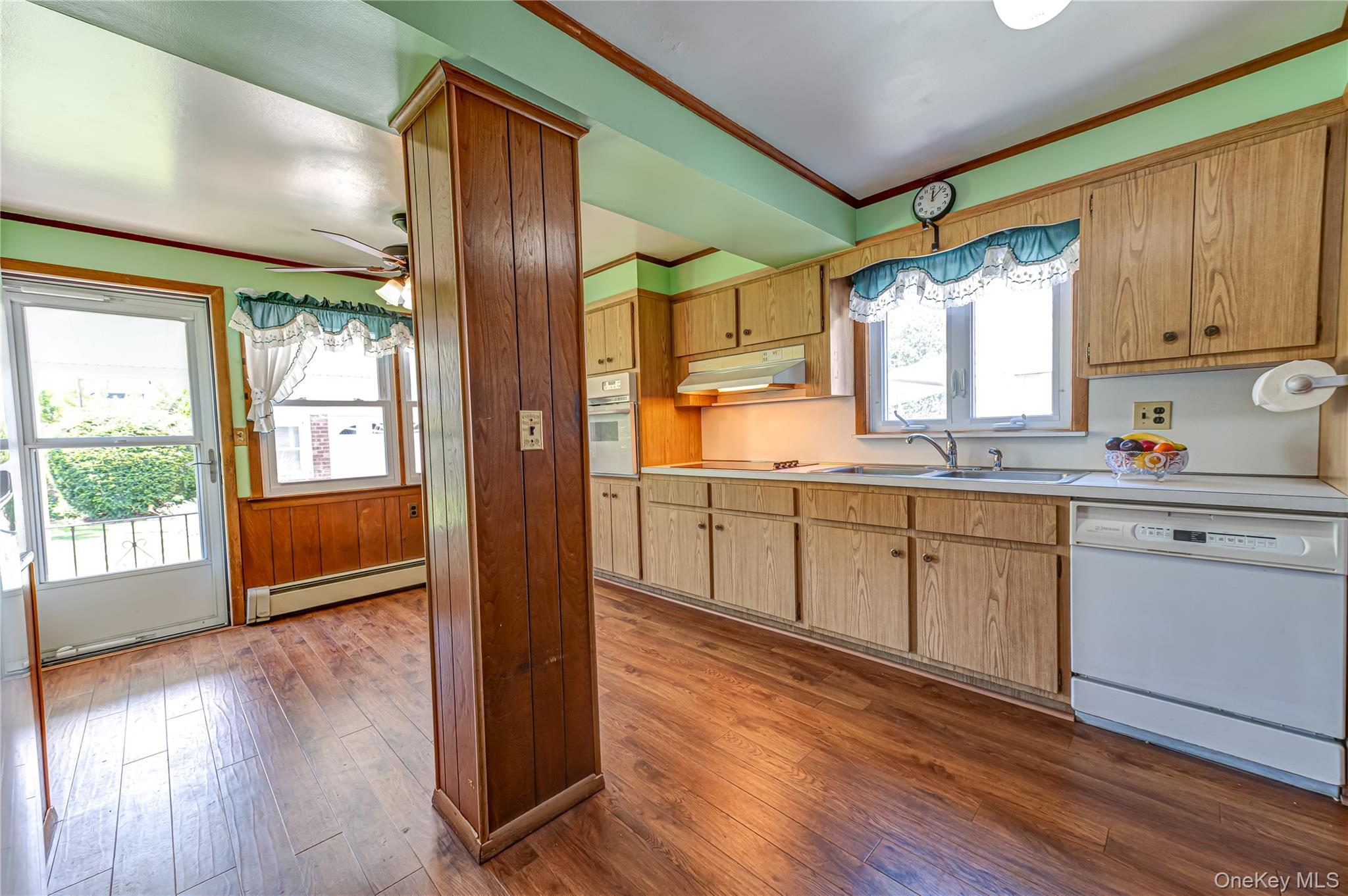  375 Latham Road, Mineola, NY, 11501 - 物件實景