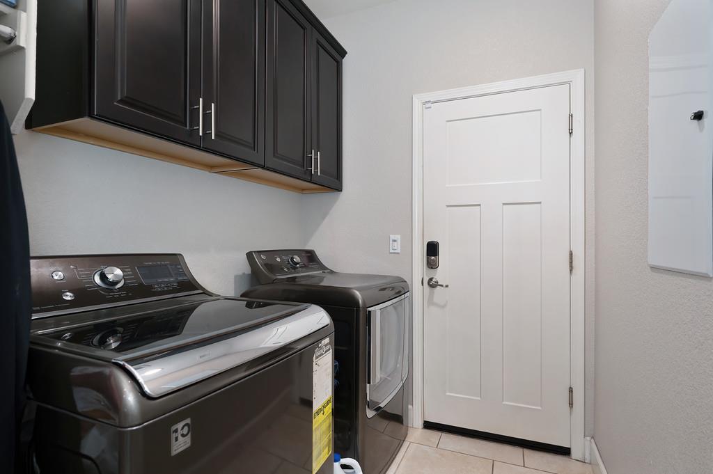 Woodland, California, 95776, United States, 3 Bedrooms Bedrooms, ,2 BathroomsBathrooms,Residential,For Sale,1989380