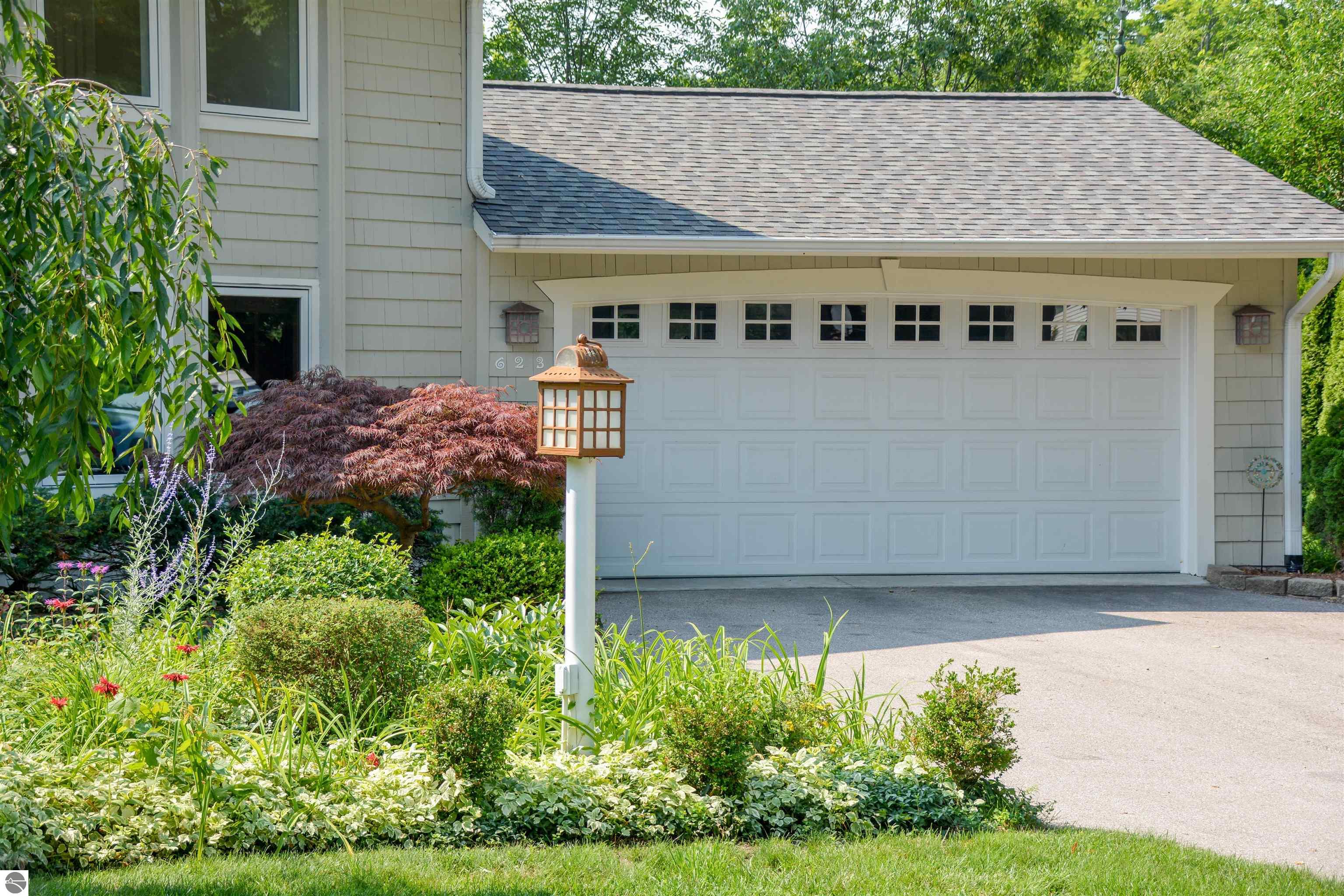 Traverse City, Michigan, 49686, United States, 4 Bedrooms Bedrooms, ,2 BathroomsBathrooms,Residential,For Sale,1908664