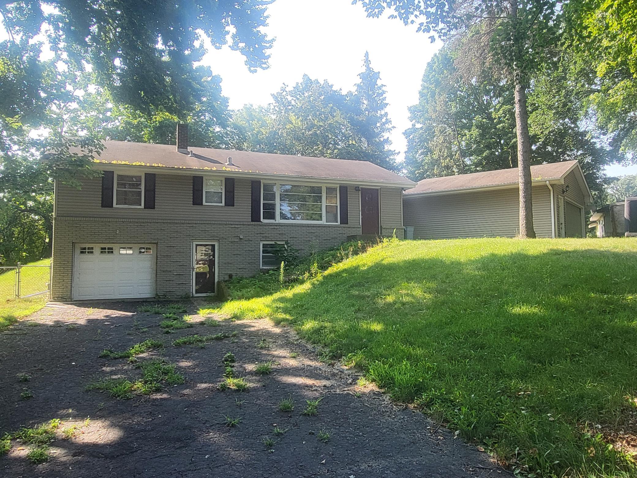 Eden Dr, Eden Prairie, MN 55346