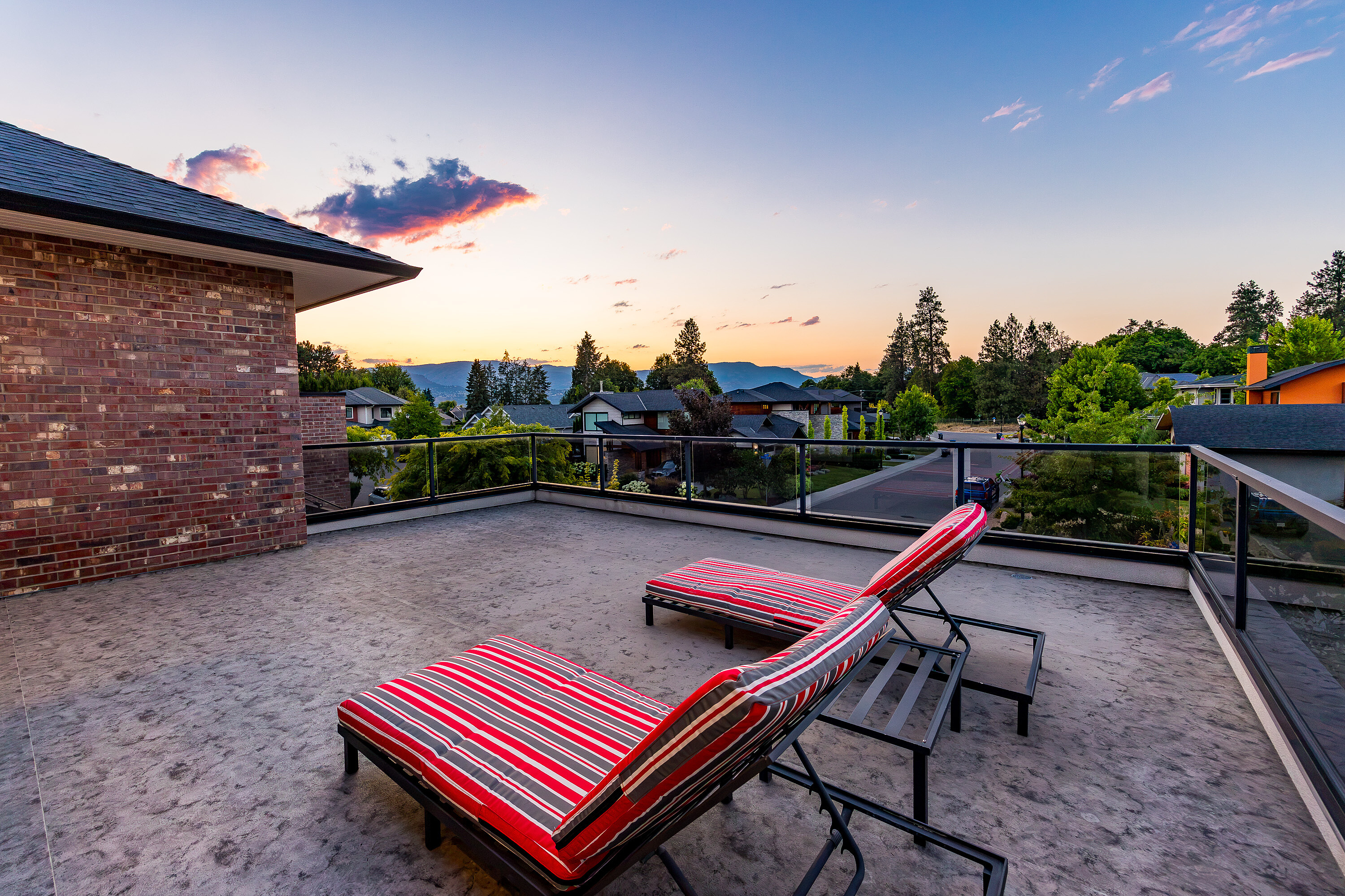  Stunning Modern Home - 物件實景
