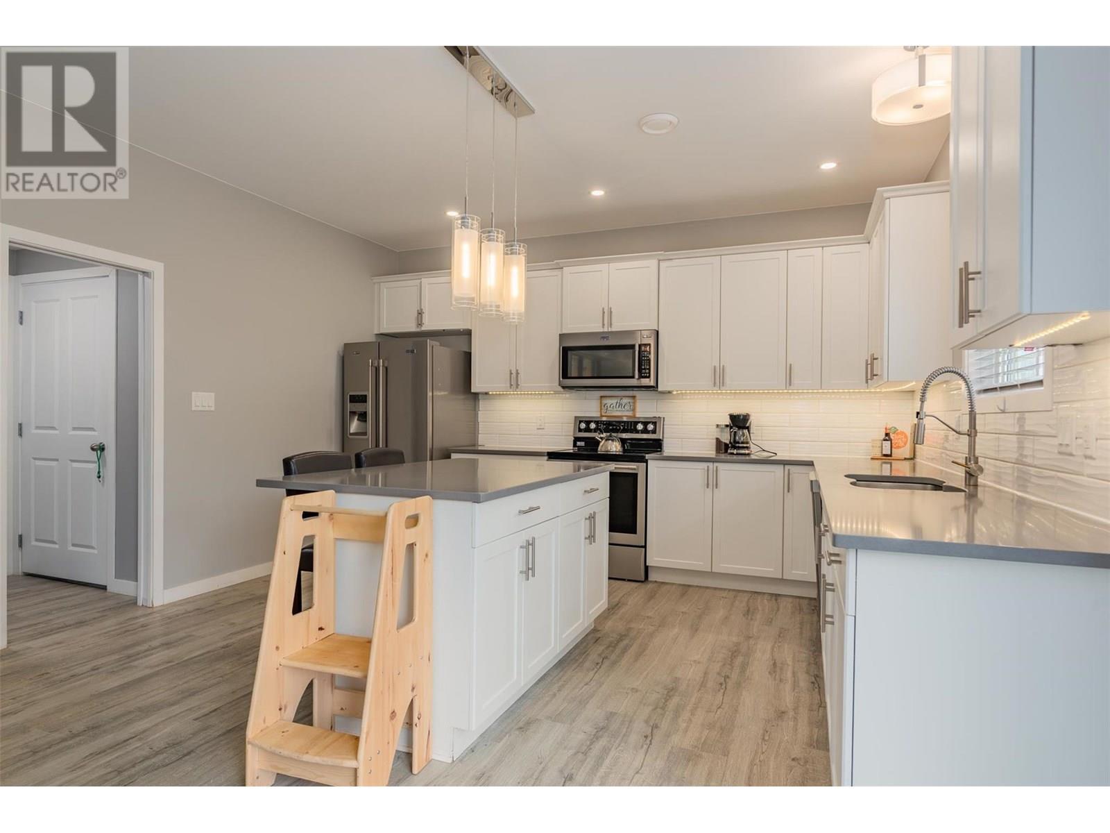 CASTLEGAR, British Columbia, V1N 4X9, CA, 5 Bedrooms Bedrooms, ,2 BathroomsBathrooms,Residential,For Sale,1913698