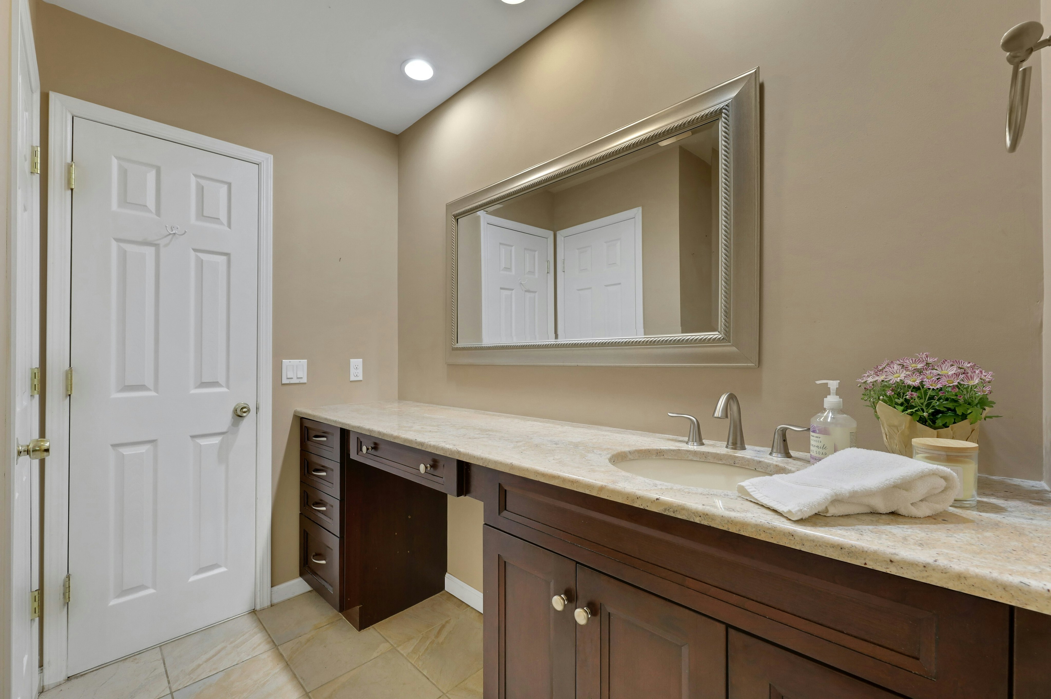 297 Pines Lake Drive East, Wayne, NJ 07470 - 物件實景