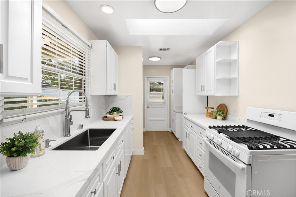 Rancho Cucamonga, California, 91730, United States, 4 Bedrooms Bedrooms, ,2 BathroomsBathrooms,Residential,For Sale,1921944