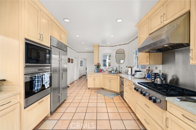 Los Angeles, California, 90064, United States, 6 Bedrooms Bedrooms, ,3 BathroomsBathrooms,Residential,For Sale,1977157