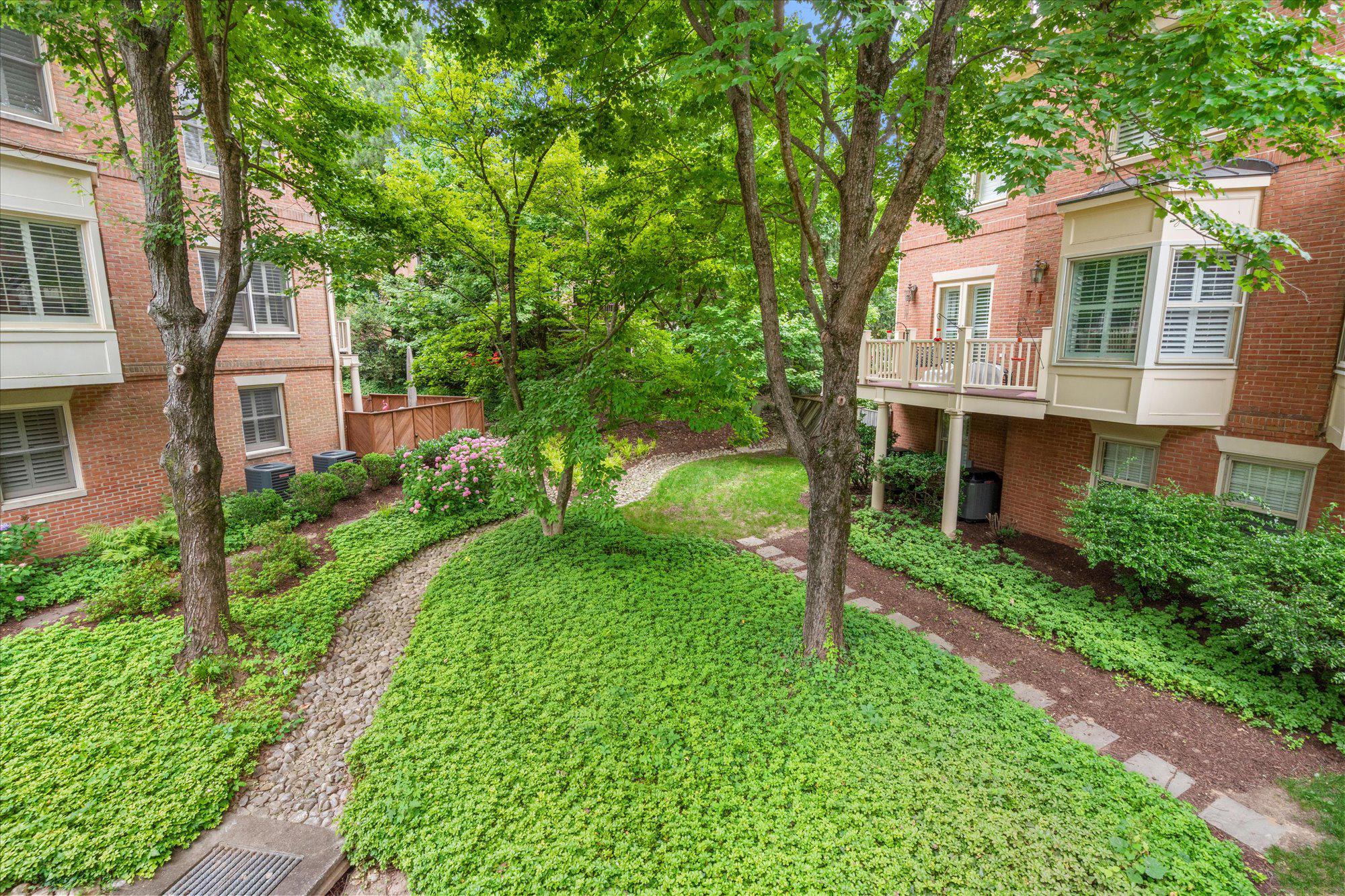  126 Gresham Place, Falls Church, VA, 22046 - 物件實景