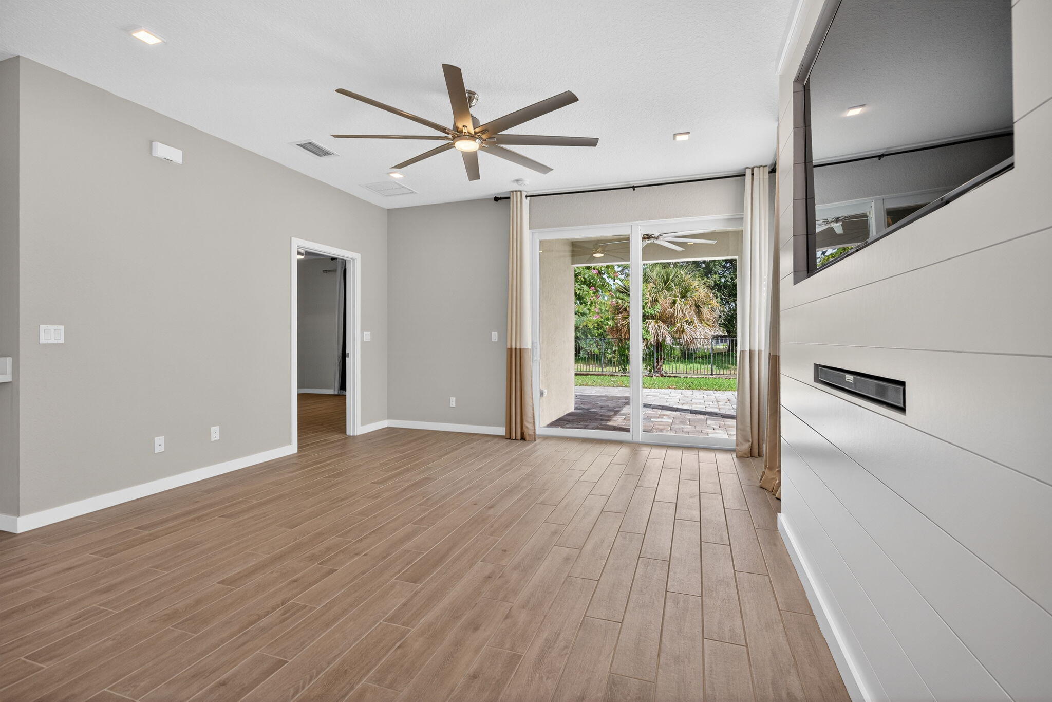 Hobe Sound, Florida, 33455, United States, 2 Bedrooms Bedrooms, ,2 BathroomsBathrooms,Residential,For Sale,2000566