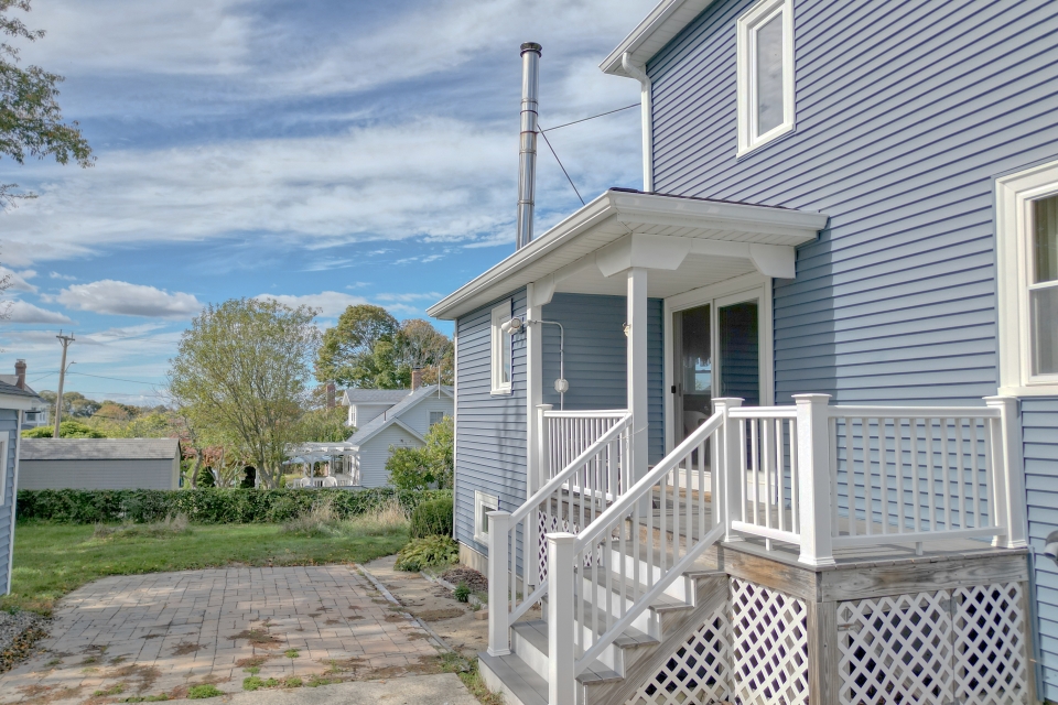 Hull, Massachusetts, 02045, United States, 6 Bedrooms Bedrooms, ,3 BathroomsBathrooms,Residential,For Sale,1978690