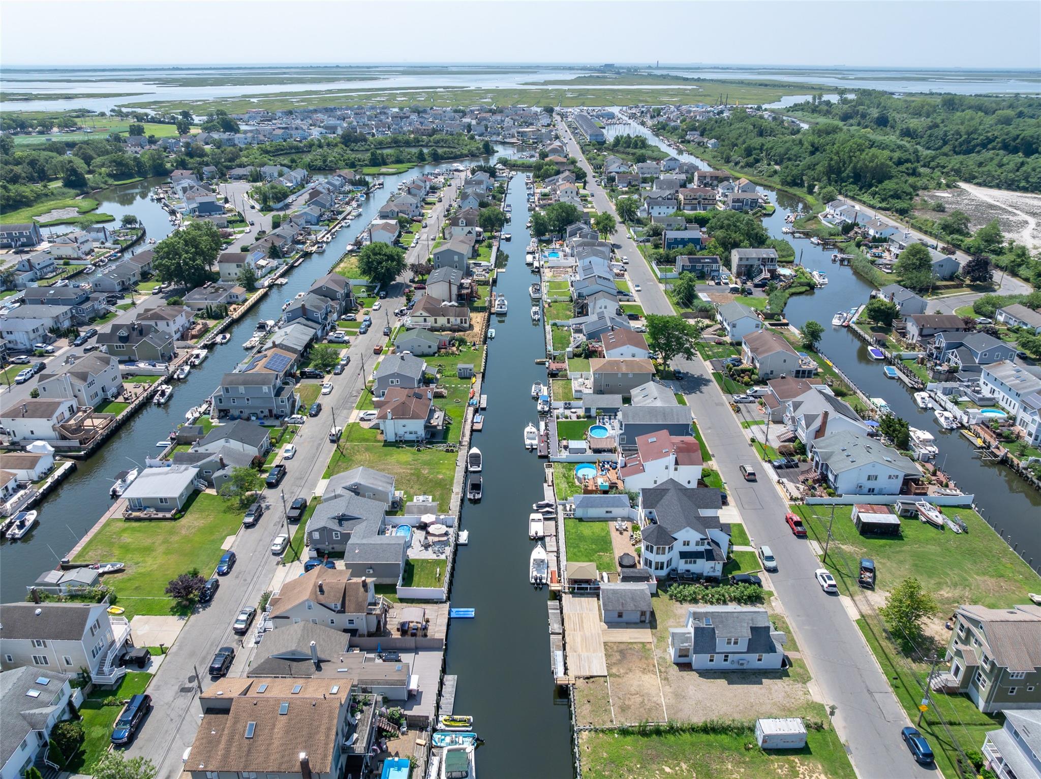 Seaford, New York, 11783, United States, 3 Bedrooms Bedrooms, ,2 BathroomsBathrooms,Residential,For Sale,1908312
