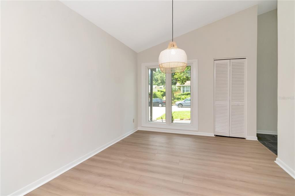 Seminole, Florida, 33776, United States, 5 Bedrooms Bedrooms, ,3 BathroomsBathrooms,Residential,For Sale,1913613