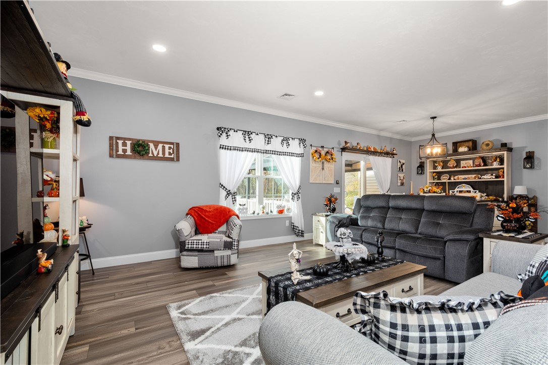 Burrillville, Rhode Island, 02858, United States, 3 Bedrooms Bedrooms, ,2 BathroomsBathrooms,Residential,For Sale,1991043