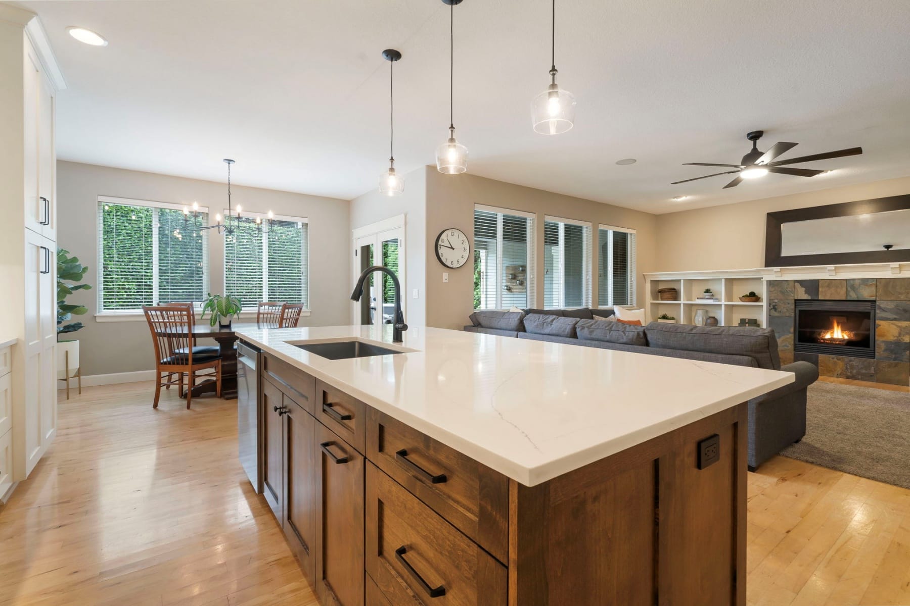  19329 SE 14TH WAY Camas, WA 98607 - 物件實景