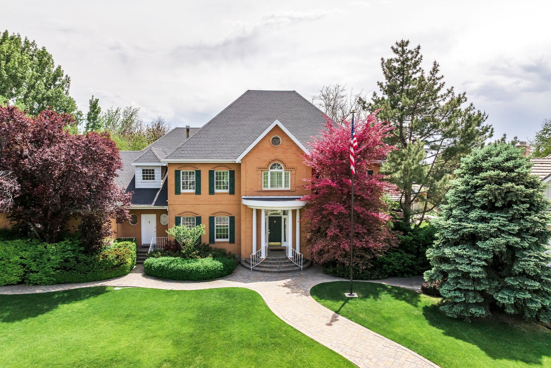  Custom Brick Beauty on Quiet Cul-de-Sac with Luxury Outdoor Living - 物件實景